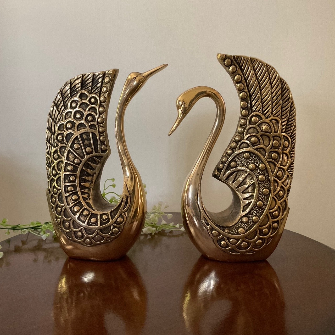 http://www.craftsnchisel.com/cdn/shop/products/handcrafted-brass-swan-set-of-2-decorative-figurines-indian-home-decor-crafts-n-chisel.jpg?v=1671240179
